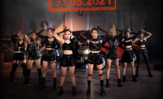 8 cô “con gái nuôi” của MC Quyền Linh hóa 