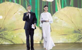 Á hậu Thùy Dung tỏa sáng với vai trò MC chung kết Miss Earth 2023