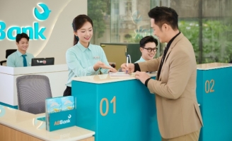 ABBank áp dụng mô hình quầy giao dịch đứng toàn hệ thống, tối ưu trải nghiệm