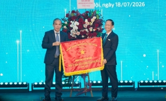 ABBank nhận Cờ thi đua của NHNN, ghi nhận nỗ lực đổi mới và phát triển bền vững