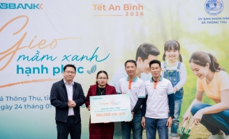 ABBANK trao tặng 100.000 cây quế cho người dân xã Thông Thụ, tỉnh Nghệ An 