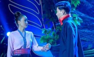 Adam Lâm gây bất ngờ khi trổ tài diễn suất trên sân khấu 