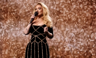 Adele quyến rũ tựa nữ thần trong thiết kế mới của NTK Công Trí  