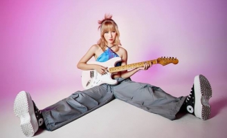 Âm nhạc “chữa lành” của Pay: không màu mè vẫn đốn tim fan