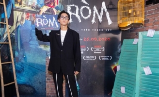 Anh Tú Wilson diện trang phục trẻ trung và cực “chất” trong ngày ra mắt phim điện ảnh Ròm