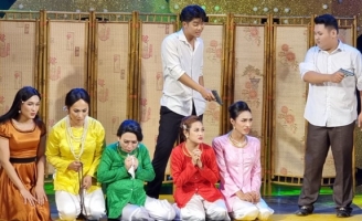 Bà bầu Lộ Lộ nỗ lực đưa kịch lên sân khấu lô tô, bất ngờ với phản ứng tích cực từ khán giả