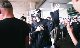 BamBam (GOT7) vừa đến Việt Nam, độ thân thiện và điển trai đạt 10 điểm