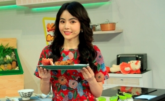 Bạn gái tin đồn của Ngô Kiến Huy xuất hiện đẹp “hút hồn” tại show ẩm thực