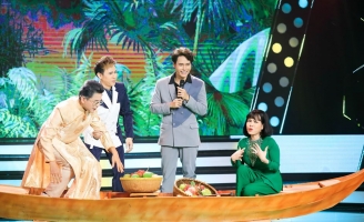 Bán trái cây, Việt Hương “chơi lố” đeo nhẫn kim cương 