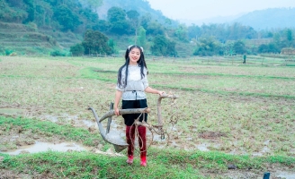 Băng Băng Sơn Nữ - Cô gái 9X lan tỏa vẻ  đẹp đồng quê Việt Nam