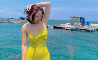 Bella Mai khoe đường cong quyến rũ, nuột nà trên bờ biển đảo Phú Quý