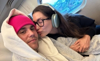 Bệnh tật bủa vây vợ chồng Justin Bieber trong năm 2022