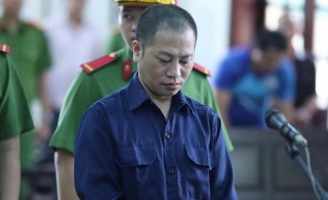 Bị cáo 'Thích Tâm Phúc' lĩnh án 8 năm tù, muốn xin lại bằng tiến sĩ luật giả