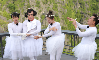 Biến hình “chí mạng”, Dương Lâm hóa “cò ma” múa ballet  