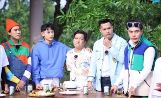 Bữa cơm ấm cúng của dàn cast tại nhà ngoại Trường Giang  