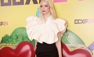 “Búp bê sống” Anya Taylor-Joy gây sửng sốt với thiết kế mới nhất từ CONG TRI