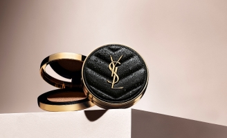 Bứt phá với lớp nền căng mướt mịn lì từ phấn nước Le Cushion Encre de Peau