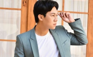 Ca nhạc sĩ Hoàng Luân tung MV nhạc phim “siêu hot” “Chọc tức vợ yêu”