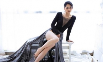 Ca sĩ Anh Đào tung bộ ảnh cực ma mị đón tuổi mới