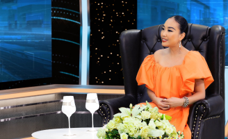 Ca sĩ Đoan Trang tiết lộ chuyện ăn Tết Thụy Điển và ăn Tết Việt Nam