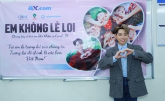 Ca sĩ Đức Phúc thân thiện gần gũi dự sự kiện “8X Em Không Lẻ Loi”