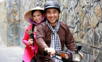 Ca sĩ Hà Phương tái ngộ cùng thầy Bạch Long sau hơn 30 năm