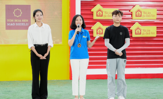 Ca sĩ Huy R khích lệ cô bé lớp 12 vượt lên số phận giữa nghịch cảnh