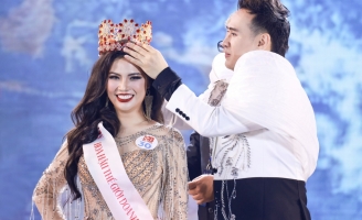 Ca sĩ Nguyên Vũ trao vương miện cho tân Miss World Business Việt Nam 2024 Phạm Nết