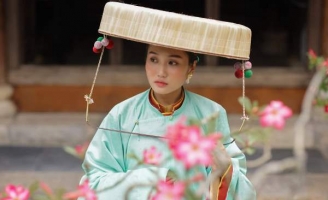 Ca sĩ Phạm Quỳnh Như hóa cô dâu Nam bộ trong trang phục vu quy thời xưa