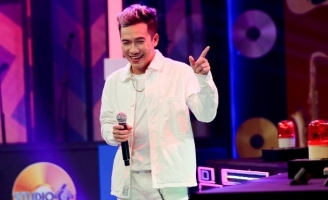 Ca sĩ Phạm Trưởng gây phấn khích khi tái hiện lại hit “Trang giấy trắng” tại Studio số 6