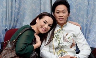 Ca sĩ Phi Nhung gây xôn xao MXH khi bất ngờ cầu hôn nghệ sĩ Hoài Linh