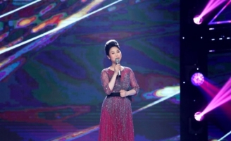 Ca sĩ Thùy Trang nên duyên với ông xã nhờ tô mì gói