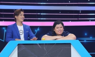 Ca sĩ TiTi và Tuyền Mập mang trend “Tới công chuyện” vào Sàn Đấu Ngôi Sao