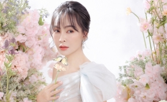 Ca sĩ Trần Mỹ Ngọc gây 