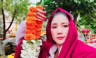 Cát Tường vượt hơn 5.000km đến thánh địa Phật giáo để gặp Đức Đạt Lai Lạt Ma