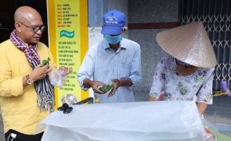 Câu chuyện của 2 anh em già nương tựa mưu sinh bên chiếc xe bán xôi hơn 20 năm