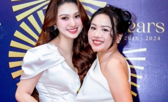 CEO Lê Phạm đẹp rạng rỡ tham dự buổi lễ kỷ niệm 8 năm