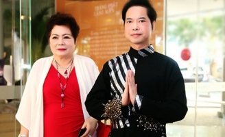 Chi gần 45 tỉ để chữa bệnh cho mẹ, ca sĩ Ngọc Sơn sẵn sàng từ bỏ gia tài, sự nghiệp để cứu mẹ