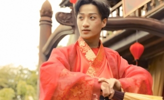 “Chiều lòng khán giả, Adam Lâm tái sinh người yêu đồng tính trong phim cổ trang”