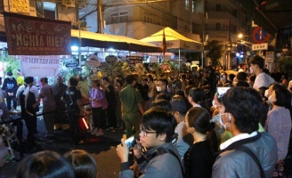 Chiêu trò lừa đảo, tung tin sai của streamer ở lễ tang nghệ sĩ Vũ Linh