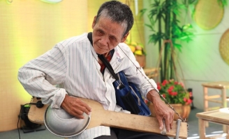 Chú Hai Liêm – người đàn ông khiếm thị với tài đánh đàn thau tự chế có 1-0-2 trong Sô Diễn Cuộc Đời