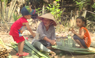 Chuyến xe nhân ái: Những đứa trẻ mồ côi may mắn tìm được nơi nương tựa