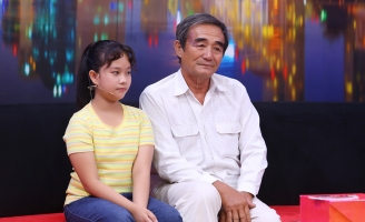 Cô bé 13 tuổi sống cùng cha trên ghe: “Chiếc ghe như tâm hồn, như mái nhà chống mưa bão cho con”