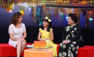 Cô bé 13 tuổi sống xa mẹ: “Con không cần đồ chơi, học anh văn, chỉ cần mẹ ở gần con”