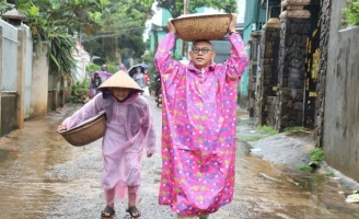 Color Man cùng ekip Tiếng Rao 4.0 đi cứu trợ đồng bào miền Trung