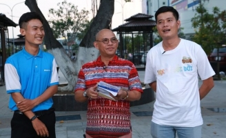 Color Man “đứng hình” khi Khương Dừa bất ngờ xuất hiện ở Quà Tặng Bất Ngờ