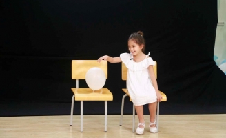 Con gái Đoan Trang “bắn” tiếng Anh như gió tại Thử Thách Lớn Khôn 