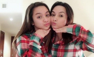 Con gái tại Mỹ có động thái giữa tin đồn Phi Nhung qua đời, tiết lộ mẹ phải thở máy và lọc máu