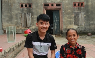 Con trai bà Tân Vlog bất ngờ bị chỉ trích dữ dội