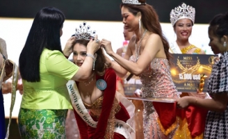 Công Chúa Malaysia trao vương miện cho Hoa Hậu Doanh Nhân Sắc Đẹp Toàn Cầu 2022